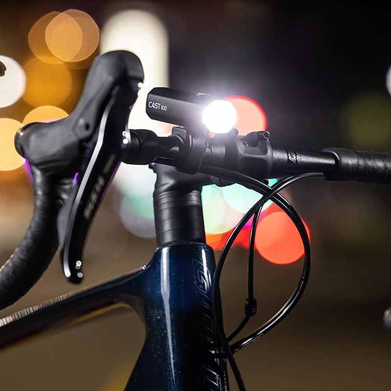 چراغ جلو شارژی دوچرخه جاینت مدل CAST 800